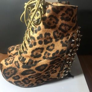 Leopard platform heels